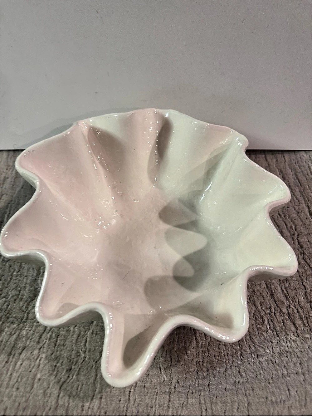 Luxury Regina Andrew Detroit Medium Ruffle Ceramic Bowl Ivory White 11"